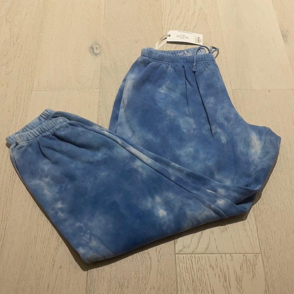 BLUE TIE DIE SWEATS